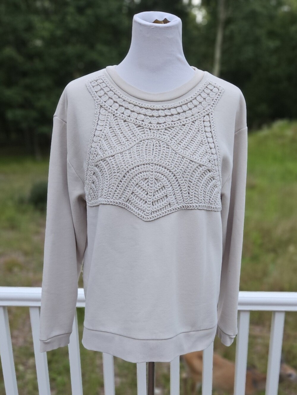 Zara Size Medium Women’s Cream Crochet Panel Sweatshirt